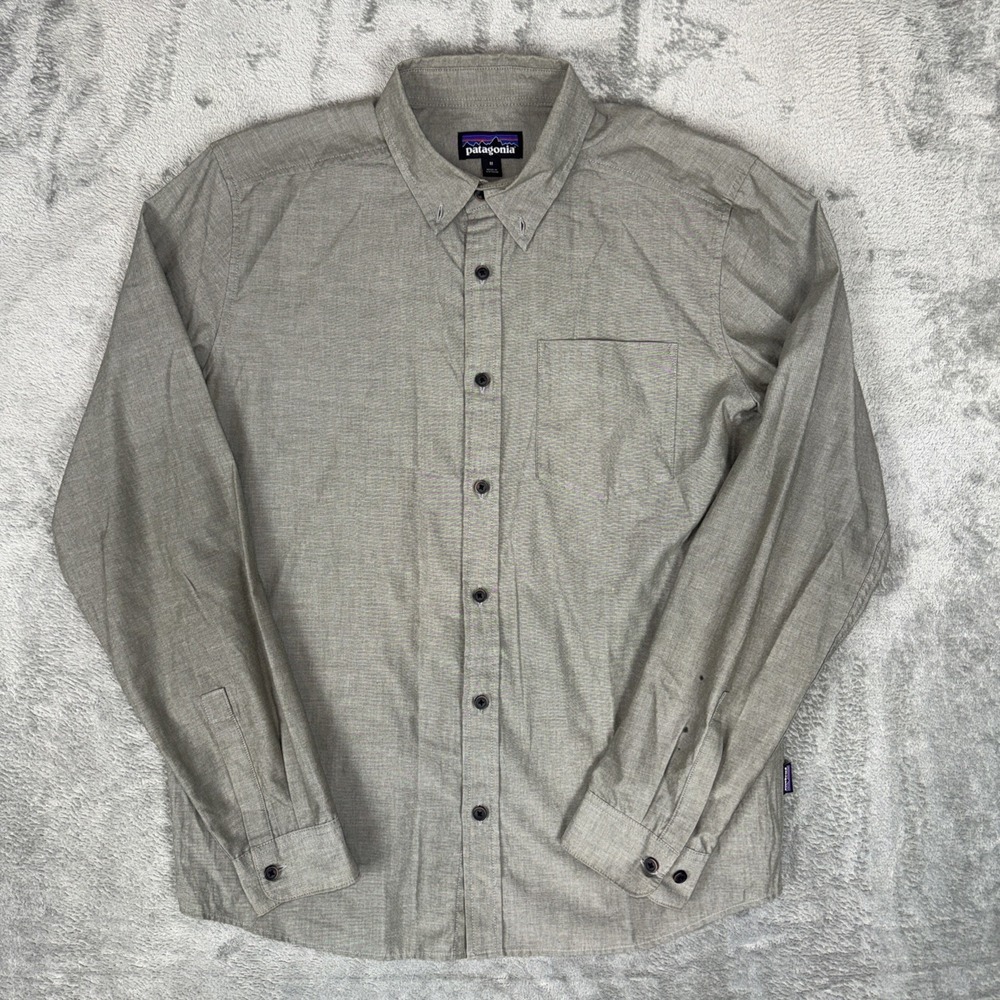 Patagonia Shirt Mens Medium Gray Button Long Sleeve Casual Outdoors‎ READ**